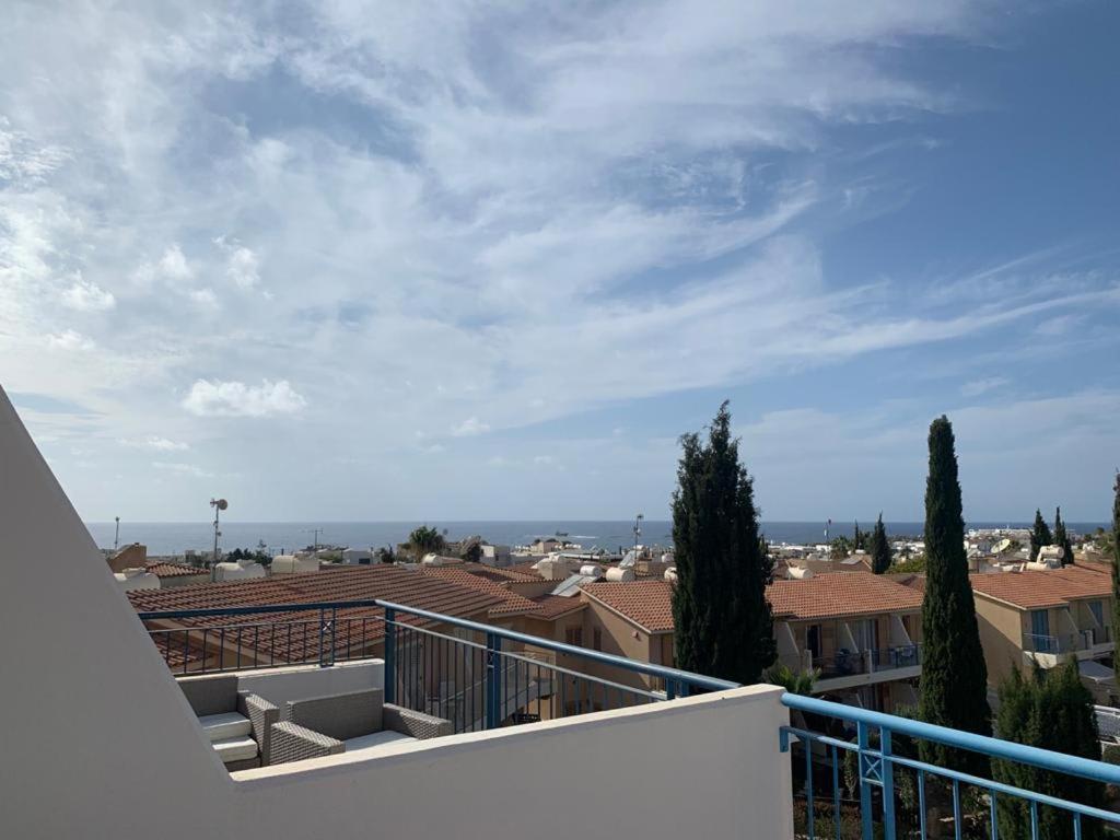 Regina Gardens - Spacious 3 Bed, 2 Bath Maisonette Paphos Esterno foto