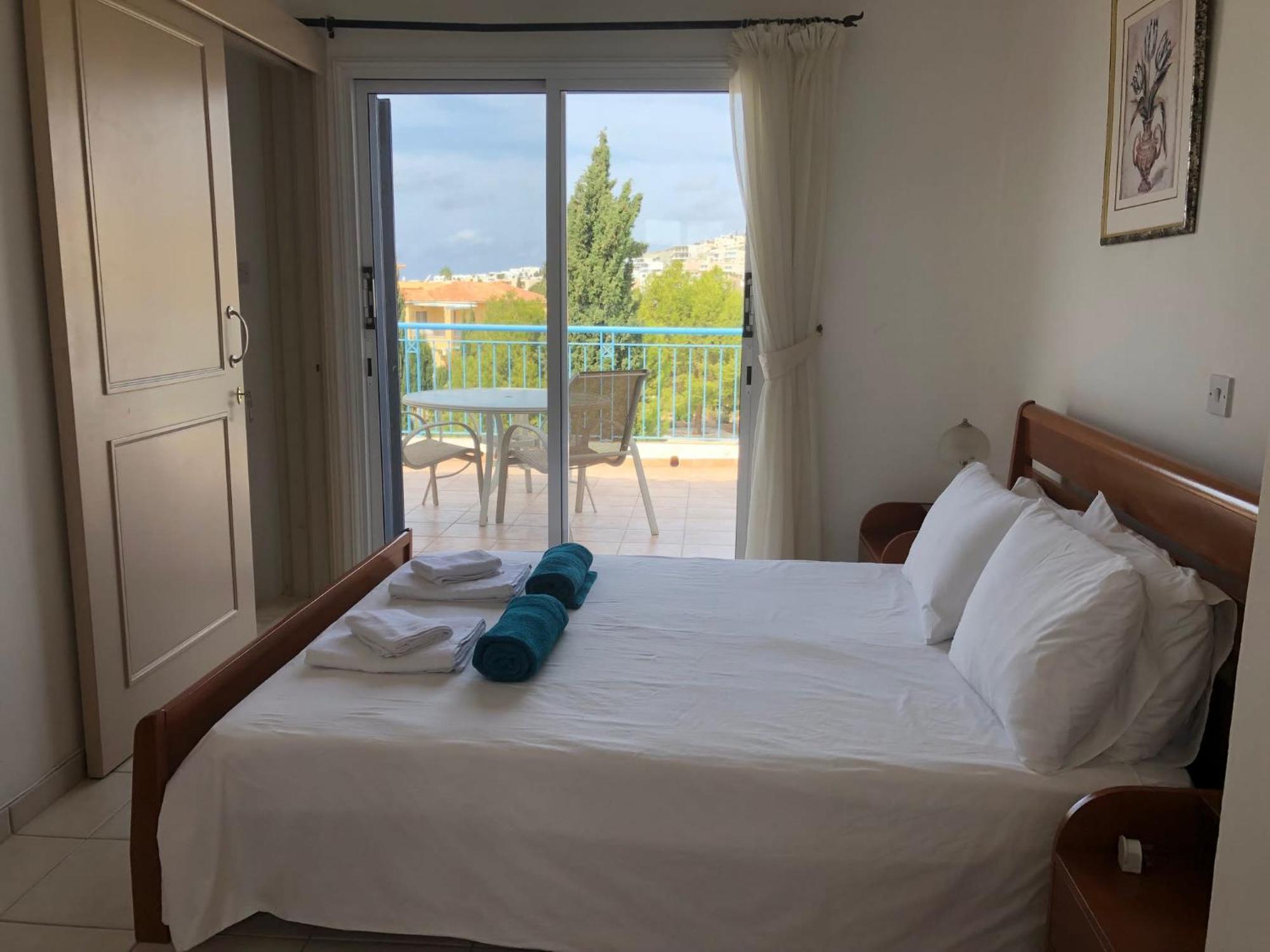 Regina Gardens - Spacious 3 Bed, 2 Bath Maisonette Paphos Esterno foto