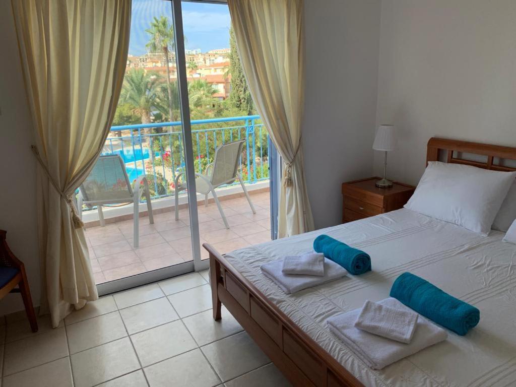 Regina Gardens - Spacious 3 Bed, 2 Bath Maisonette Paphos Esterno foto