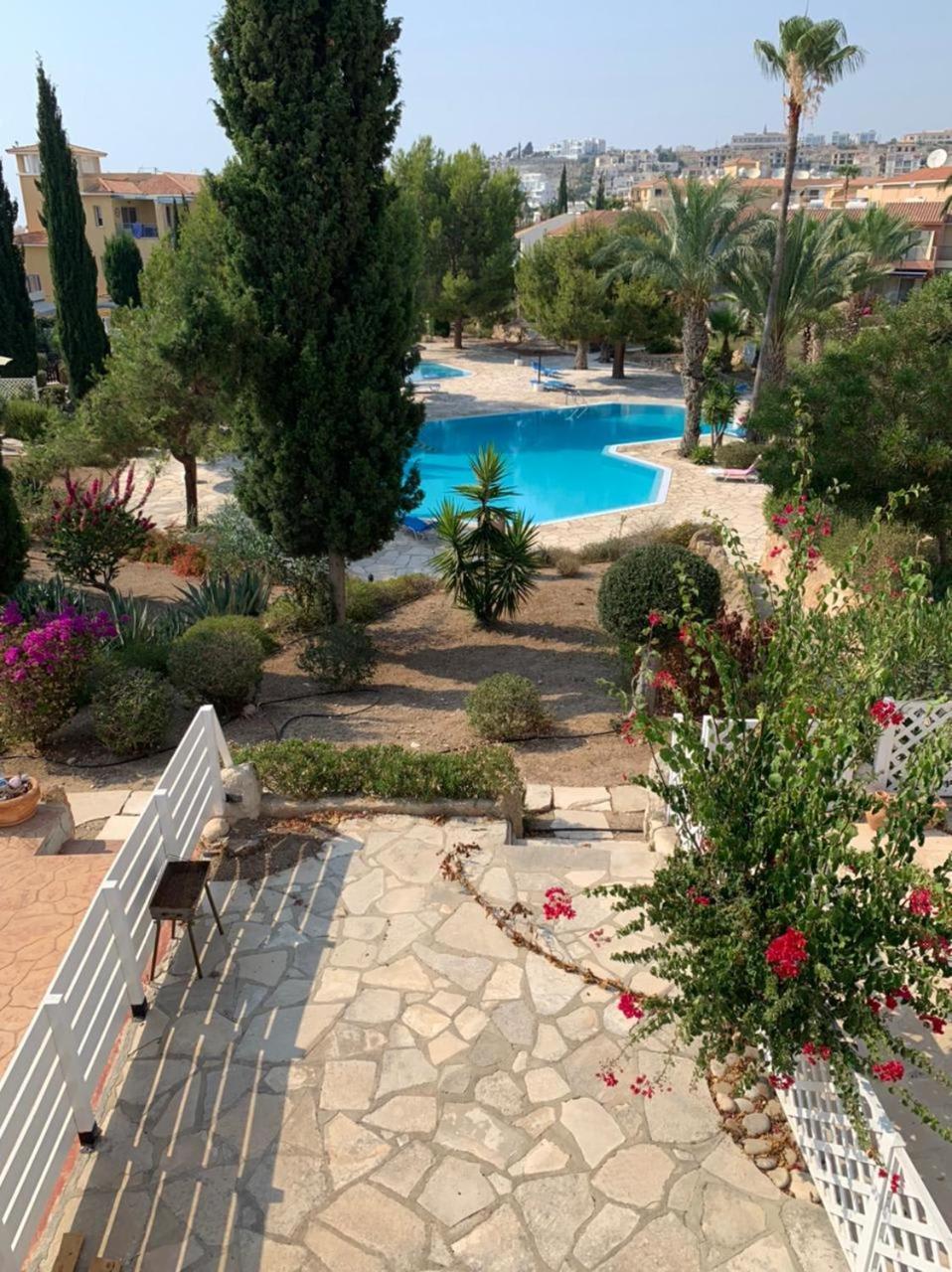 Regina Gardens - Spacious 3 Bed, 2 Bath Maisonette Paphos Esterno foto
