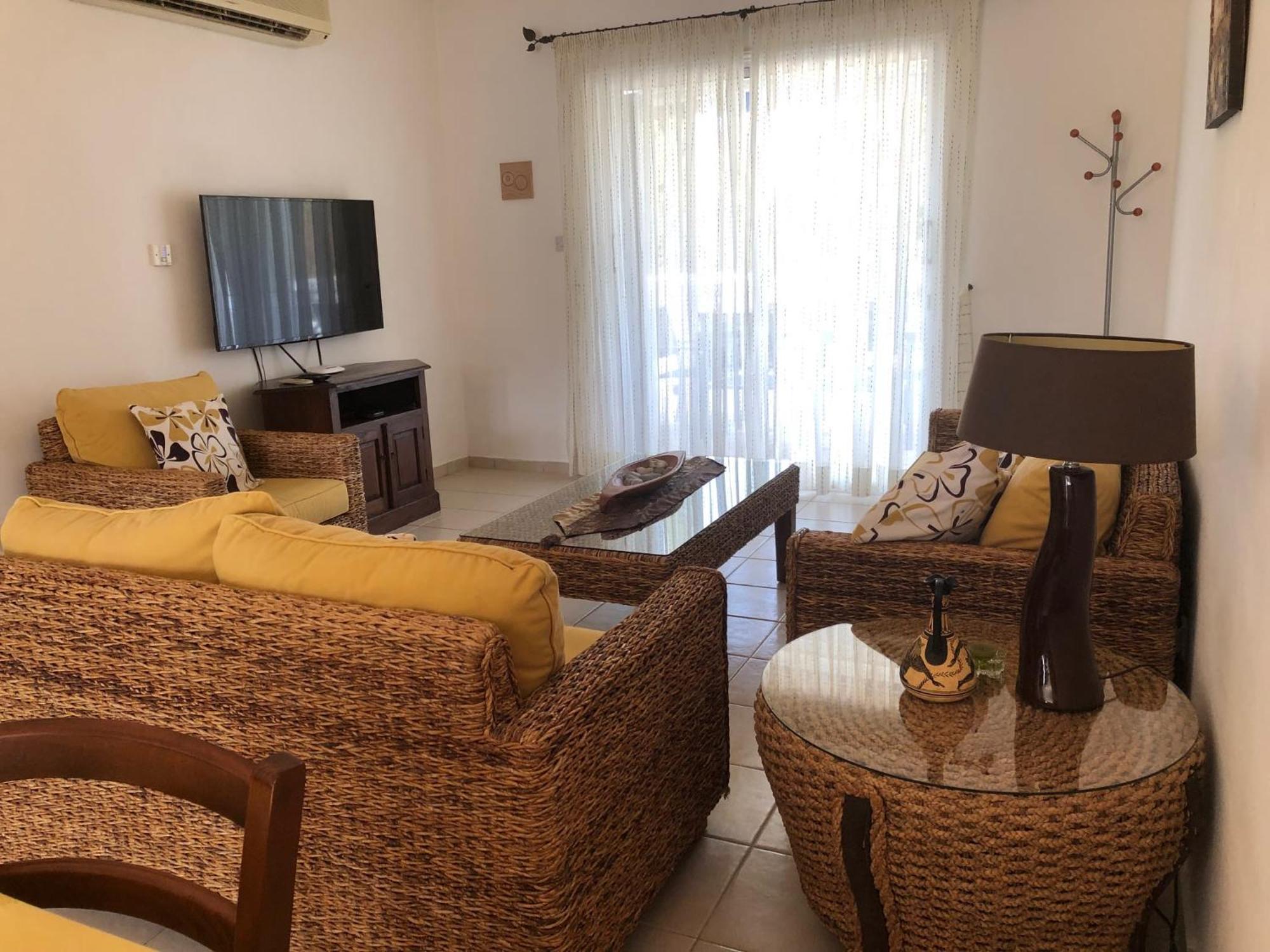 Regina Gardens - Spacious 3 Bed, 2 Bath Maisonette Paphos Esterno foto