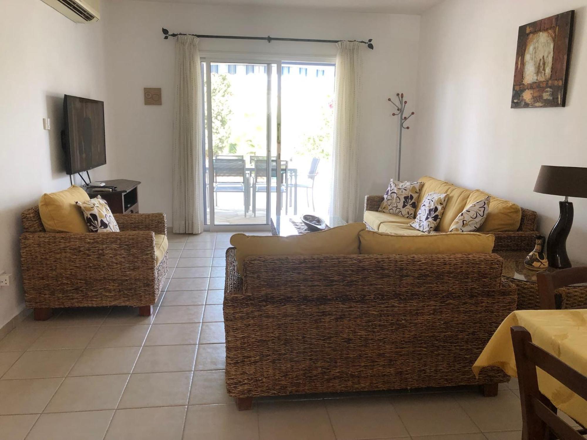 Regina Gardens - Spacious 3 Bed, 2 Bath Maisonette Paphos Esterno foto